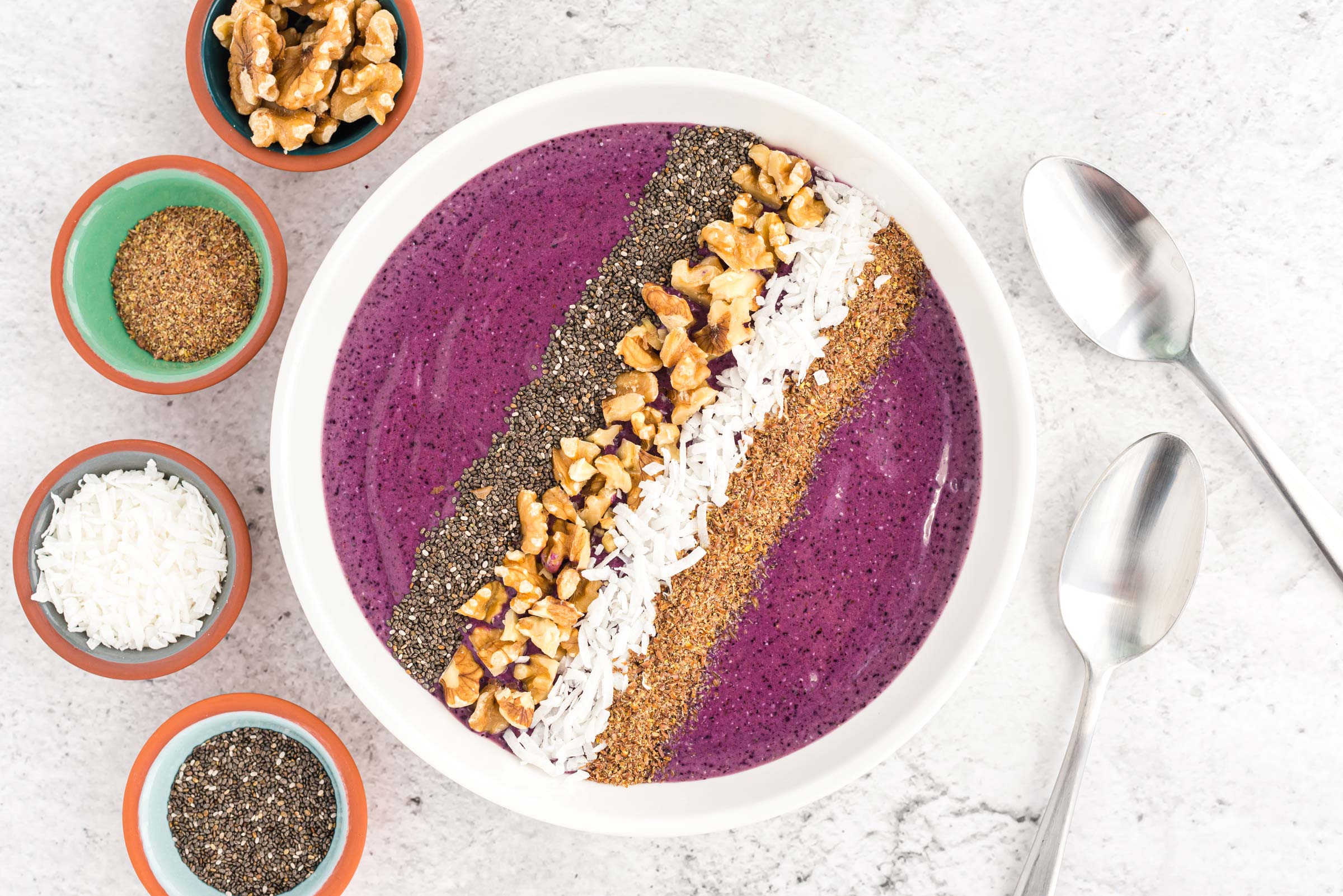berry delicious omega-3s smoothie bowl