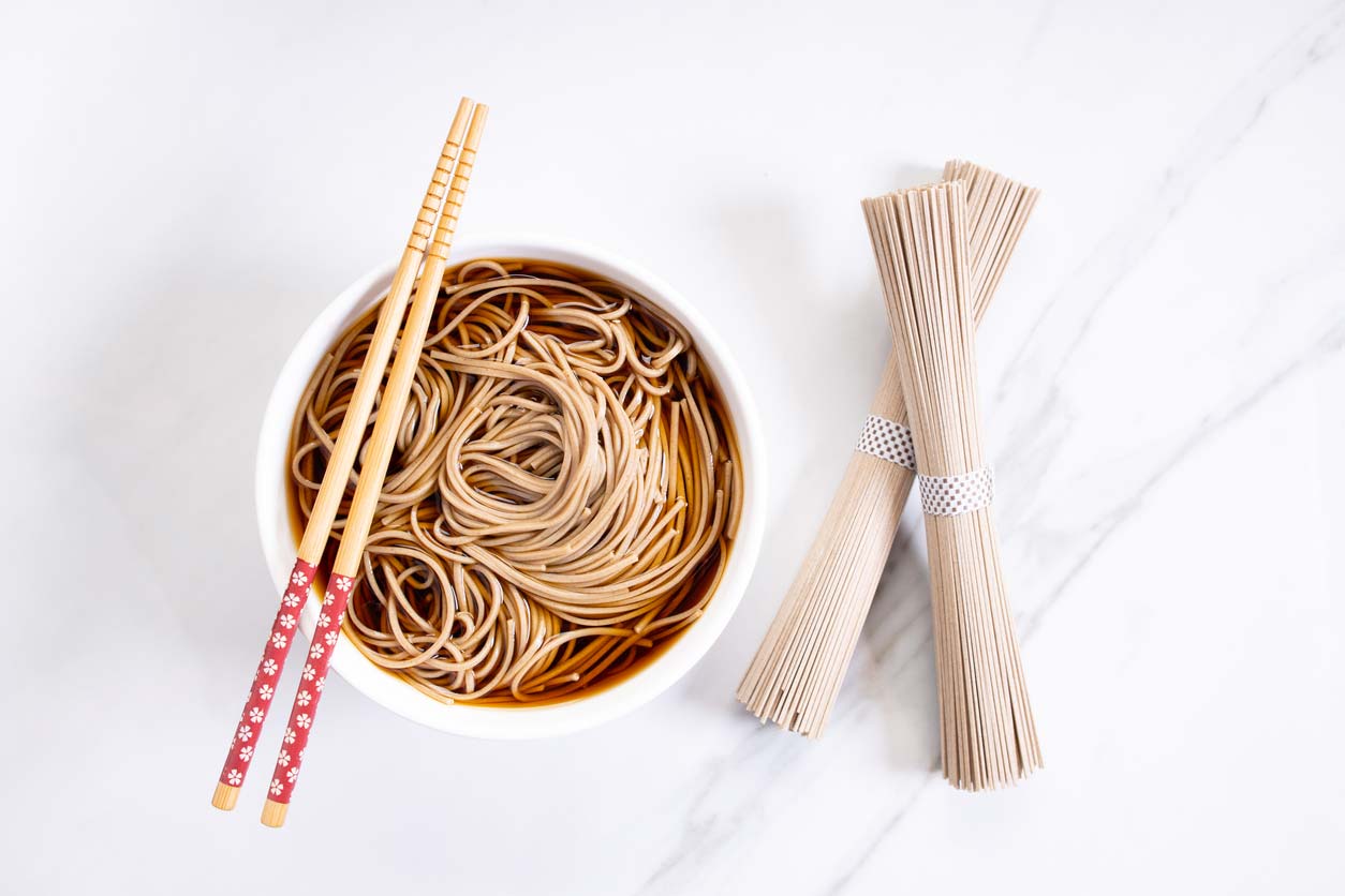Soba Noodles in bowl and dry
